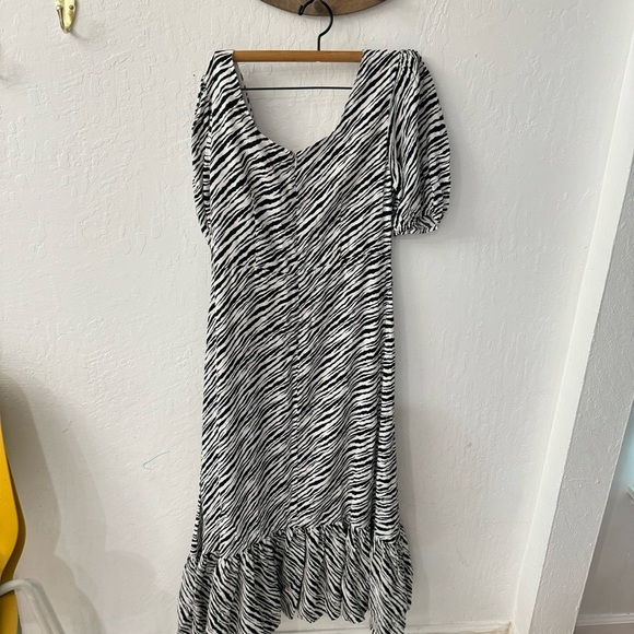 Faithfull The Brand Gabriela Zebra Stripe Black White Puff Sleeve Midi Dress M - Picture 9 of 10